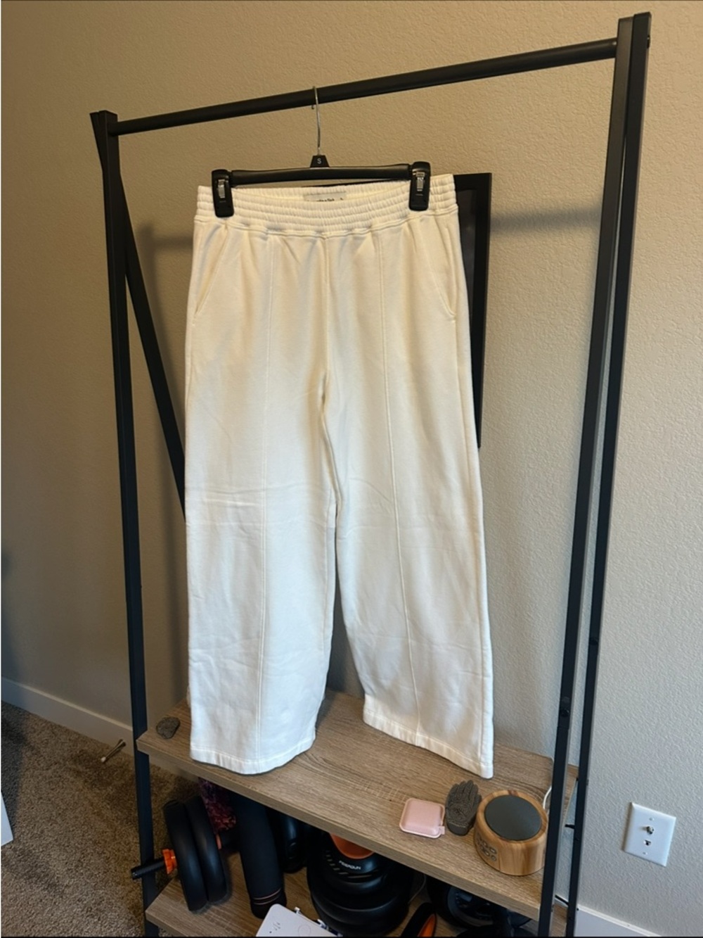 NWT Abercrombie & Fitch Soft A&F Cream Wide Leg Sweatpants Small Short